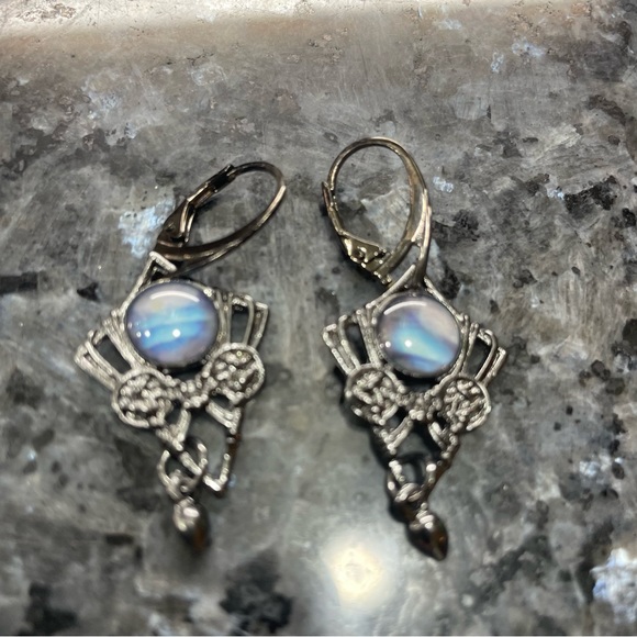 2/$25 or 3/$35 NWOT Dangling gunmetal grey tone earrings w/blue stone - Picture 4 of 9